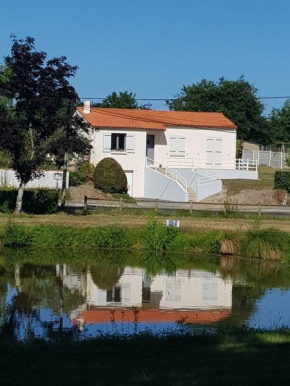 La maison des deux étangs, Saint-Étienne-Du-Bois